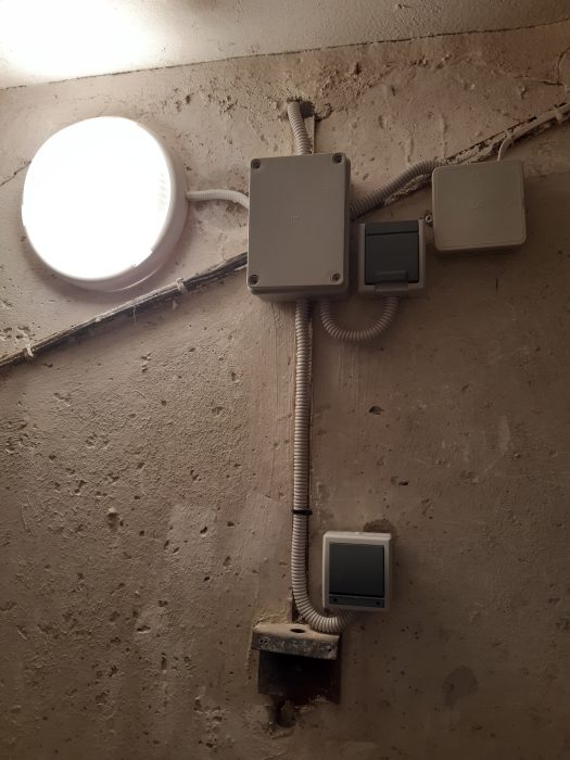 rūsių elektros instaliacijos atnaujinimas