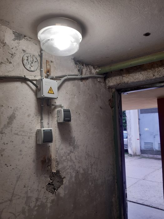 rūsių elektros instaliacijos atnaujinimas