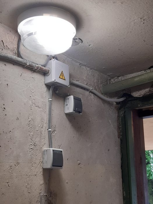 rūsių elektros instaliacijos atnaujinimas